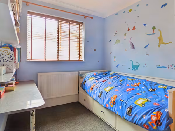 Eastmead Avenue, Greenford, UB6