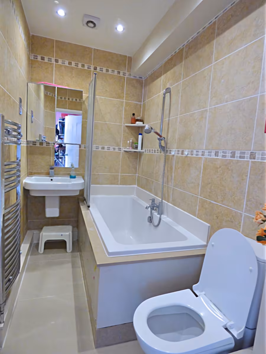Eastmead Avenue, Greenford, UB6