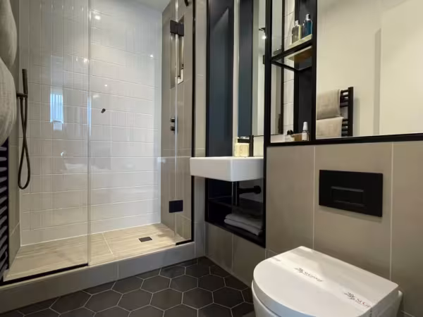 Grand Union, Beresford Avenue, London HA0