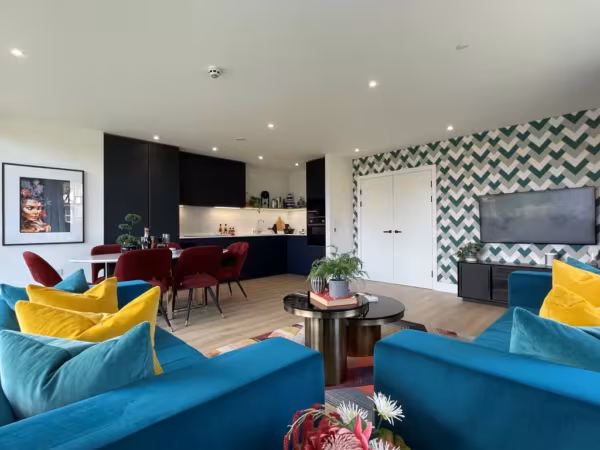 Grand Union, Beresford Avenue, London HA0